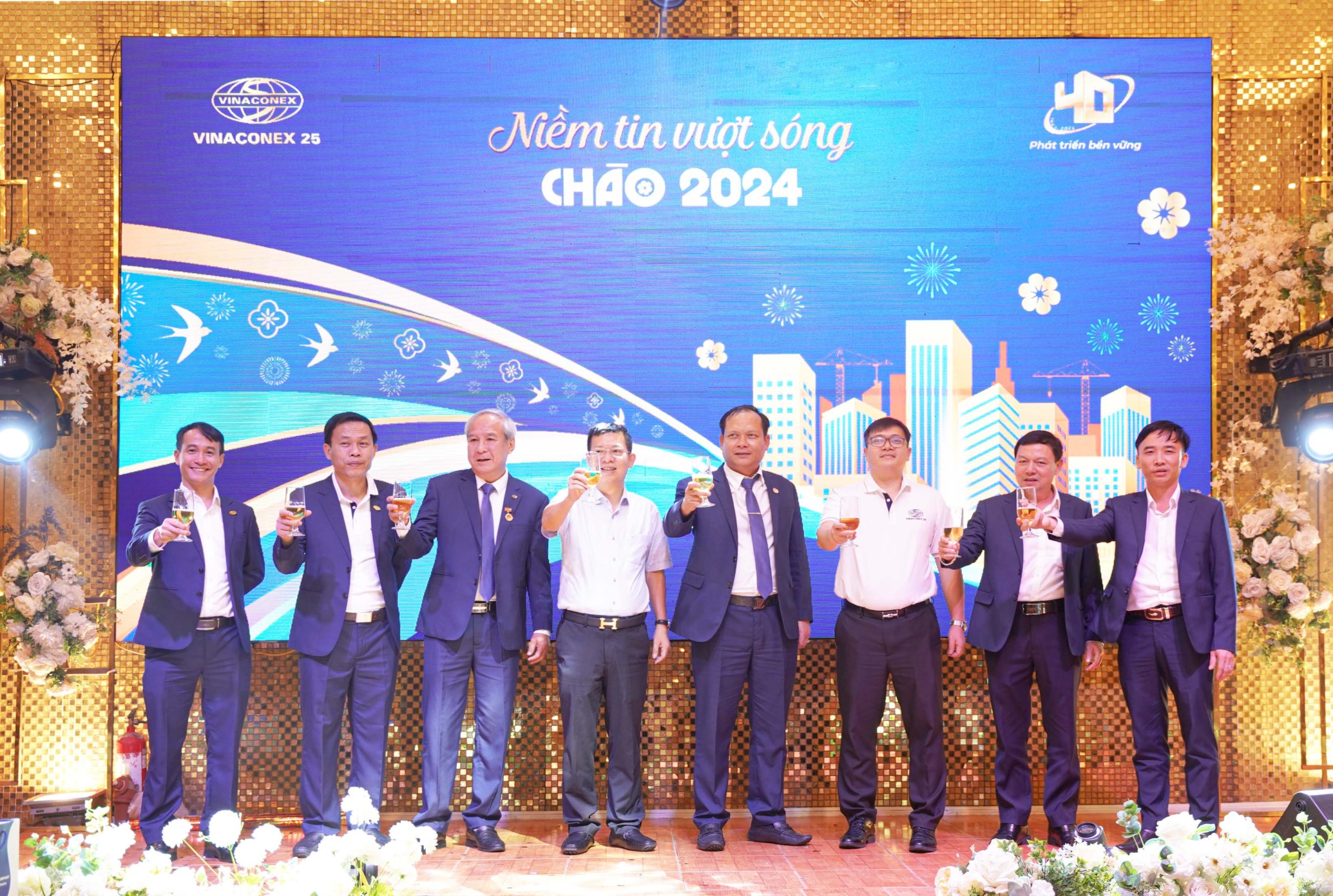 LỄ TỔNG KẾT VÀ VINH DANH CBCNV TIÊU BIỂU NĂM 2023