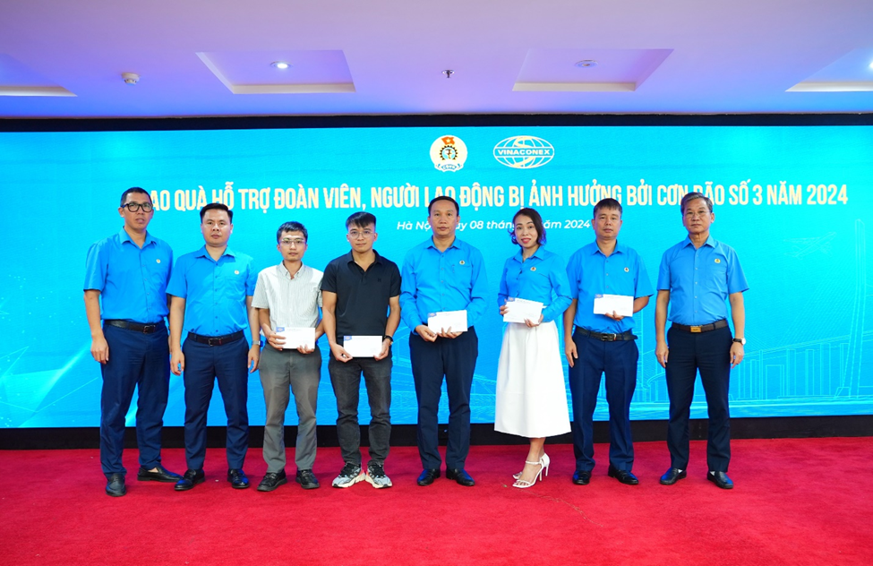 VINACONEX hỗ trợ đoàn viên, người lao động bị ảnh hưởng bởi cơn bão số 3
