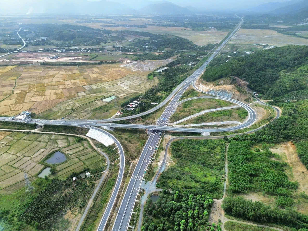 Thủ tướng Phạm Minh Chính phát lệnh khởi công, khánh thành đồng loạt các công trình trọng điểm Quốc gia