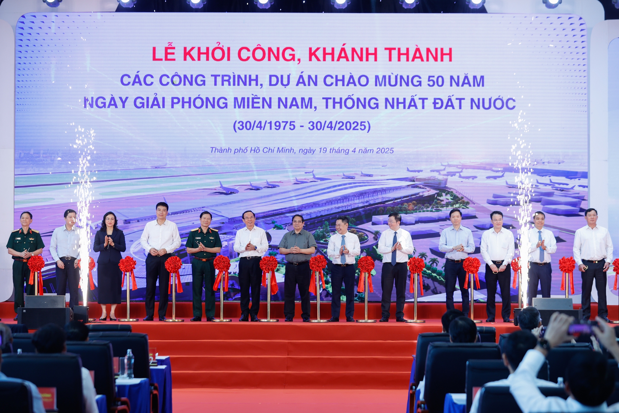 Thủ tướng Phạm Minh Chính phát lệnh khởi công, khánh thành đồng loạt các công trình trọng điểm Quốc gia
