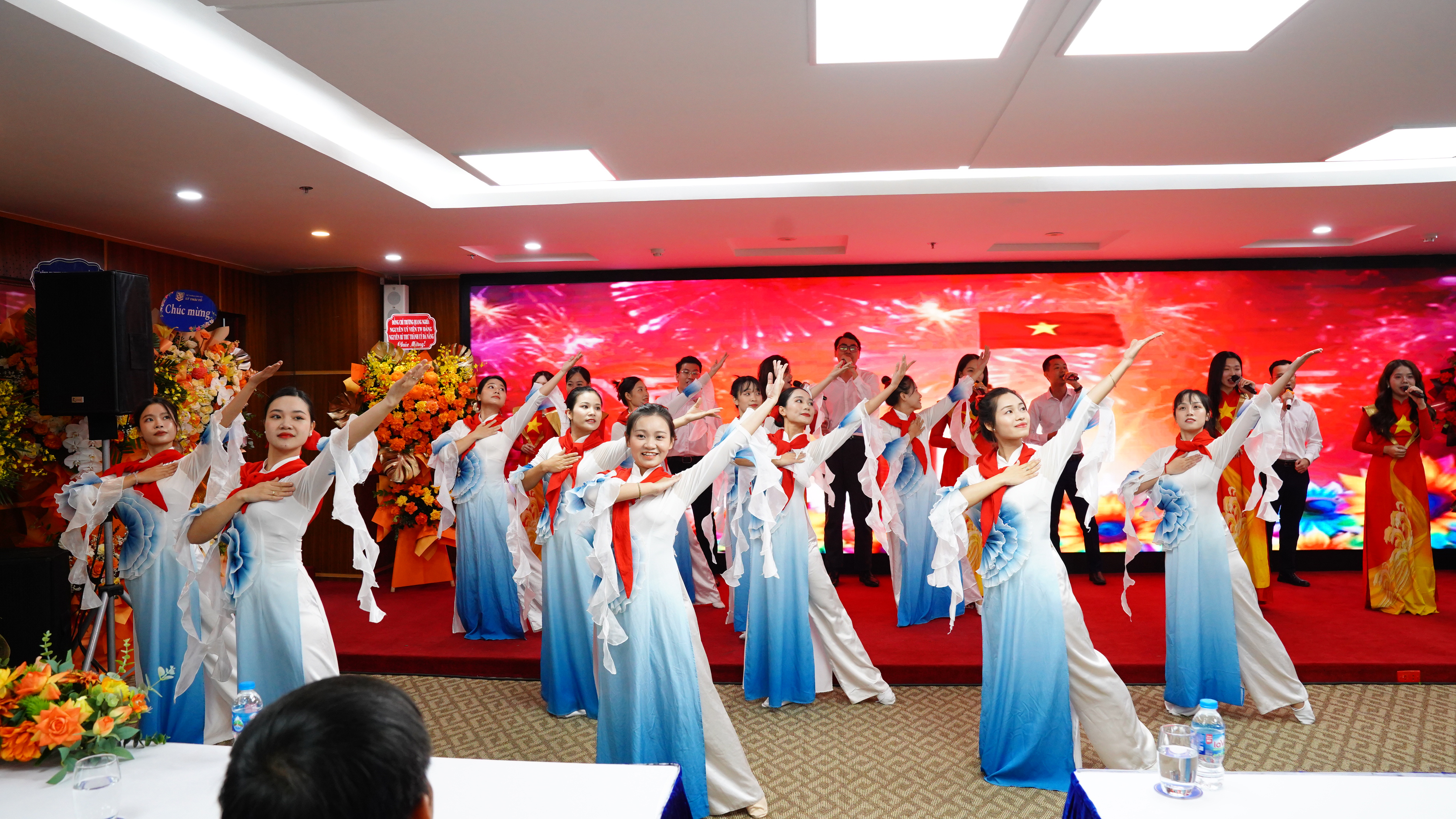 VINACONEX - 37 năm hành trình Kiến tạo tương lai xanh, vươn tầm cùng đất nước