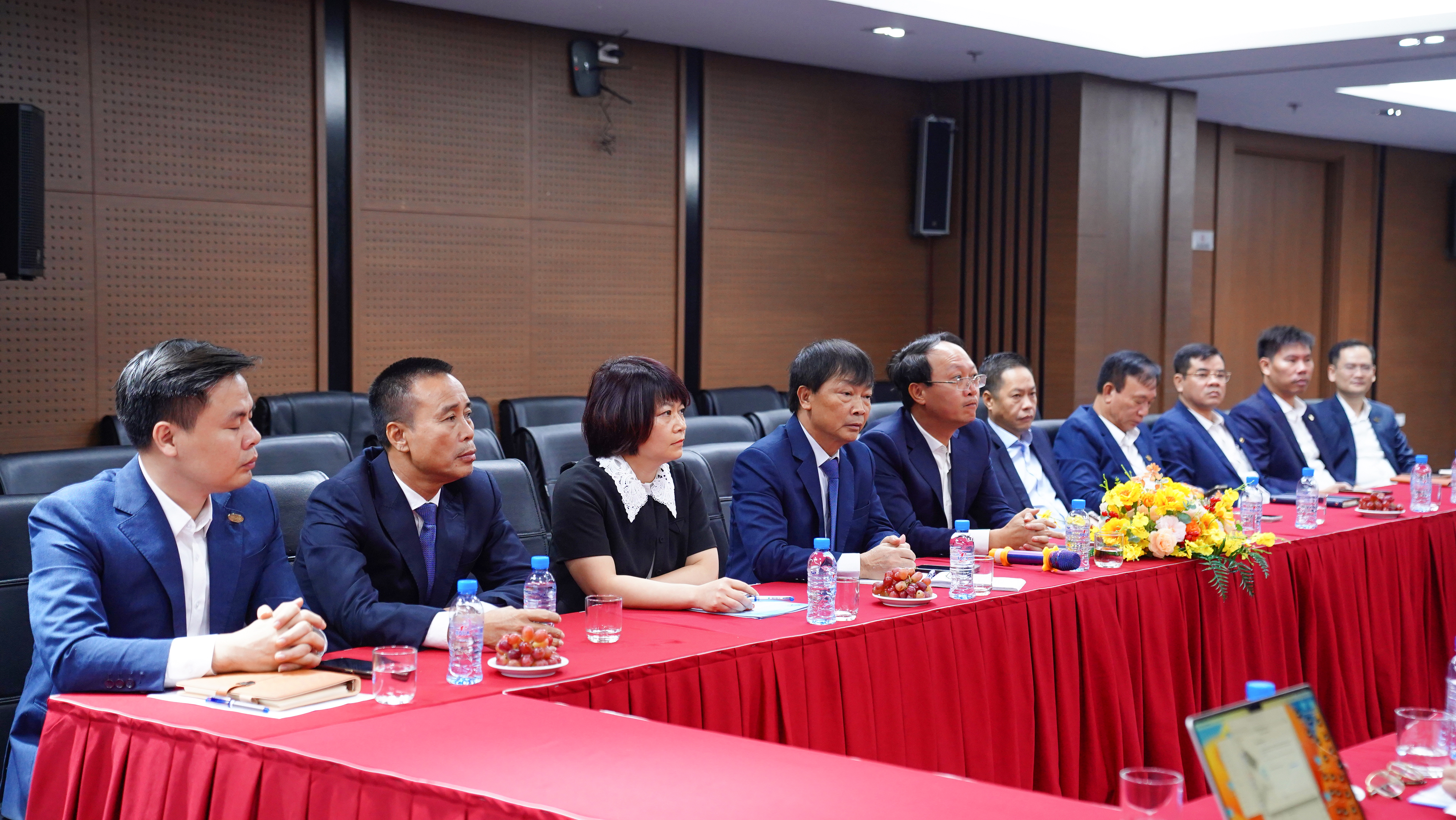 VINACONEX tiếp nhận quyền chủ sở hữu từ SCIC tại Viwaseen - Mở rộng đầu tư trong lĩnh vực hạ tầng nước và xử lý môi trường