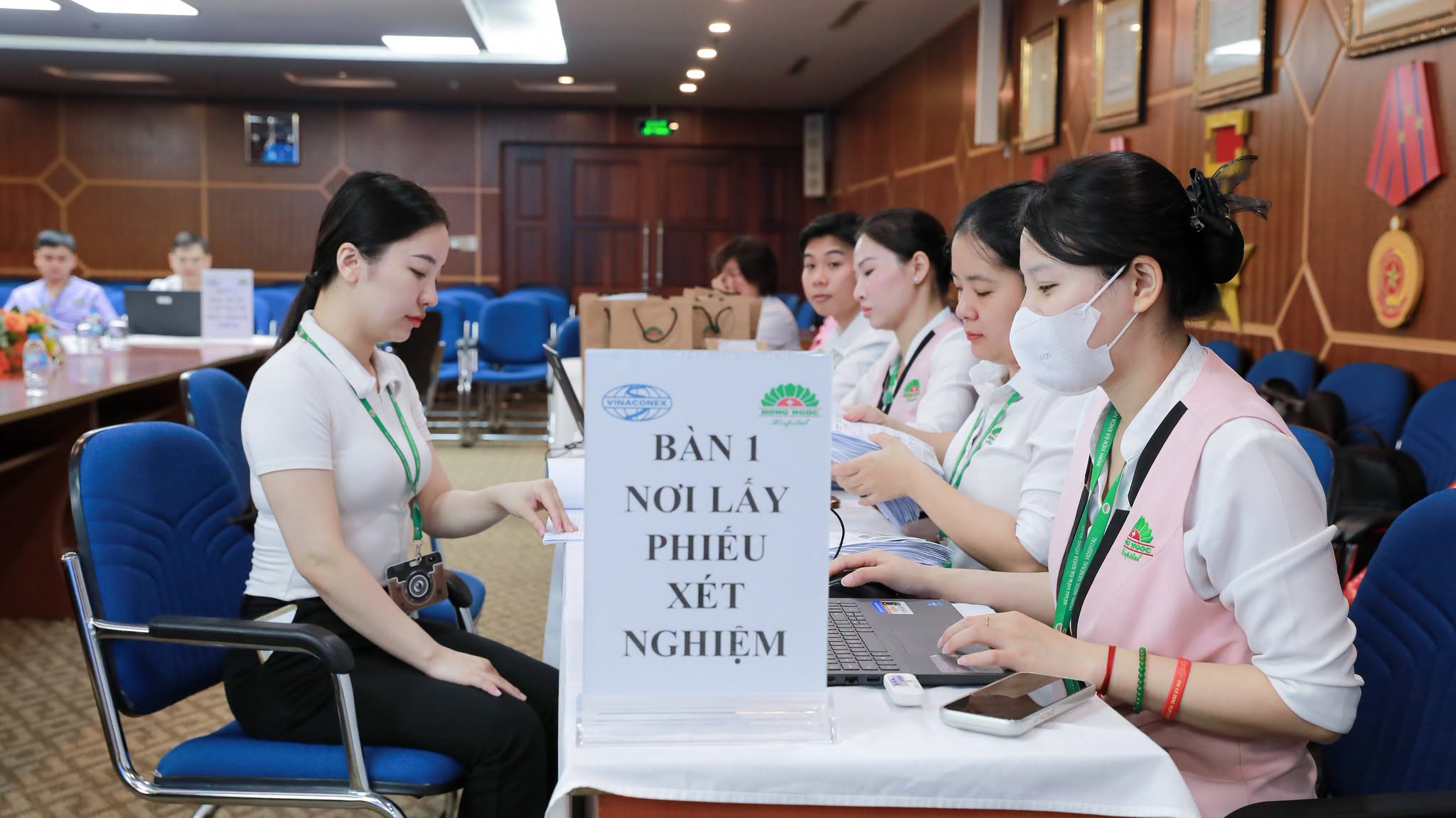 VINACONEX chăm sóc sức khỏe người lao động