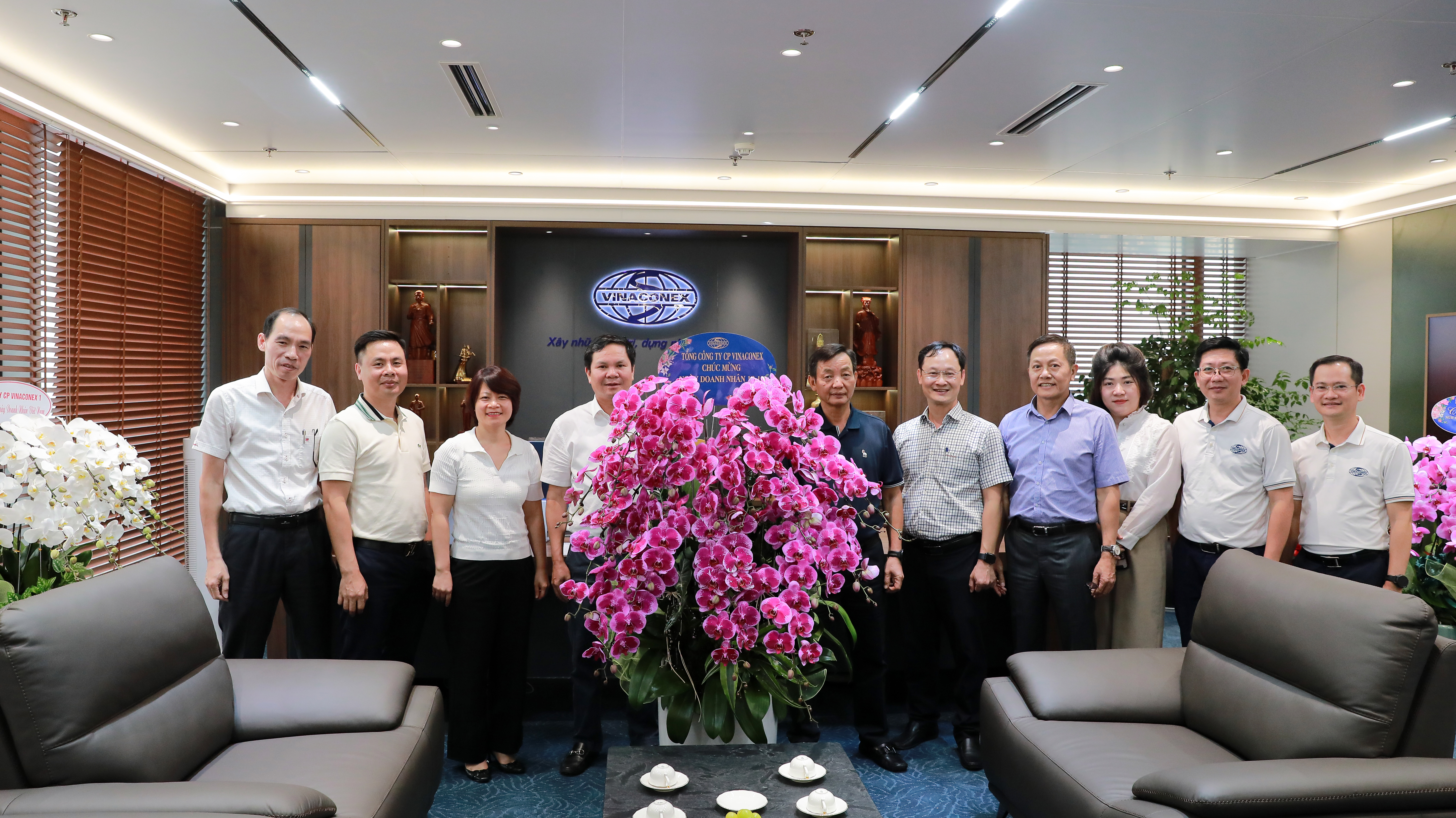 VINACONEX chúc mừng Ngày Doanh nhân Việt Nam 13/10